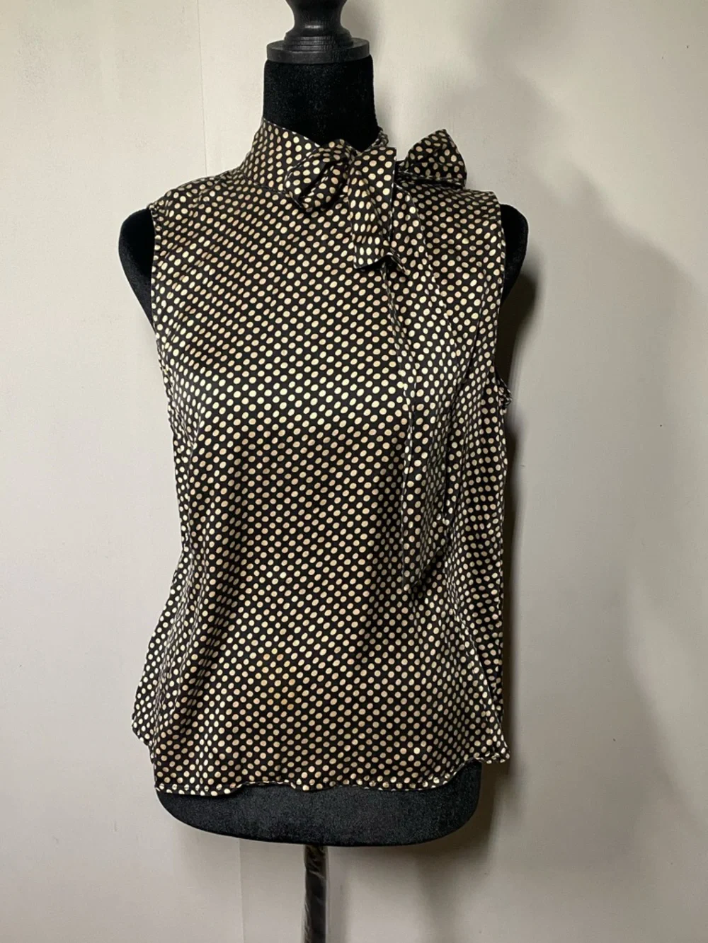 Talbots Black Sleeveless Polka Dot Tie-Neck Camisole/ blouse - Picture 1 of 4